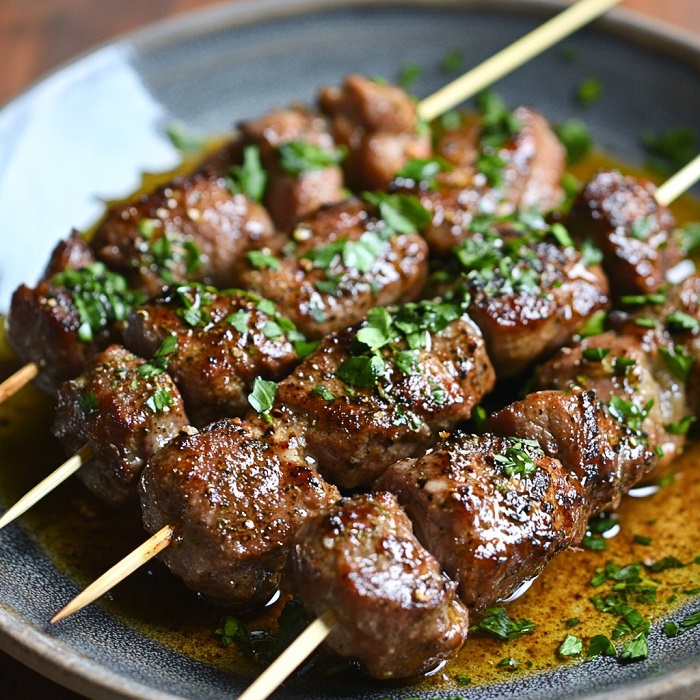 Brochettes d'agneau aux épices marocaines
