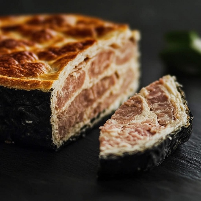 Pâté en croûte au porc et à l'encre de seiche