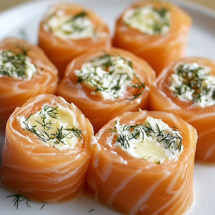 Roulés de saumon fumé à la crème d’aneth