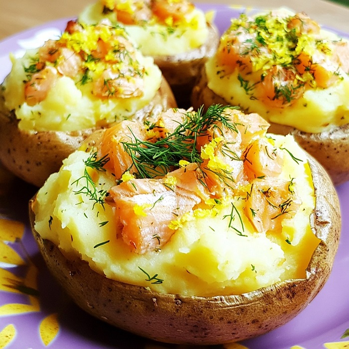 Pommes de terre farcies au saumon fumé et aneth