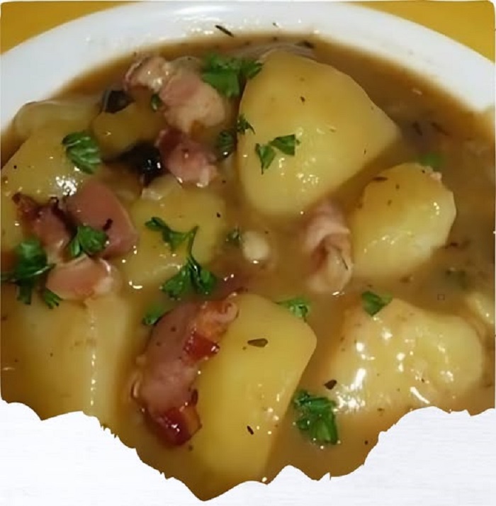 Pommes de terre à la sauce brune dites "bâtarde".