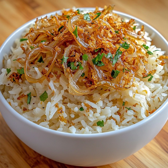 Riz basmati aux oignons caramélisés et persil frais