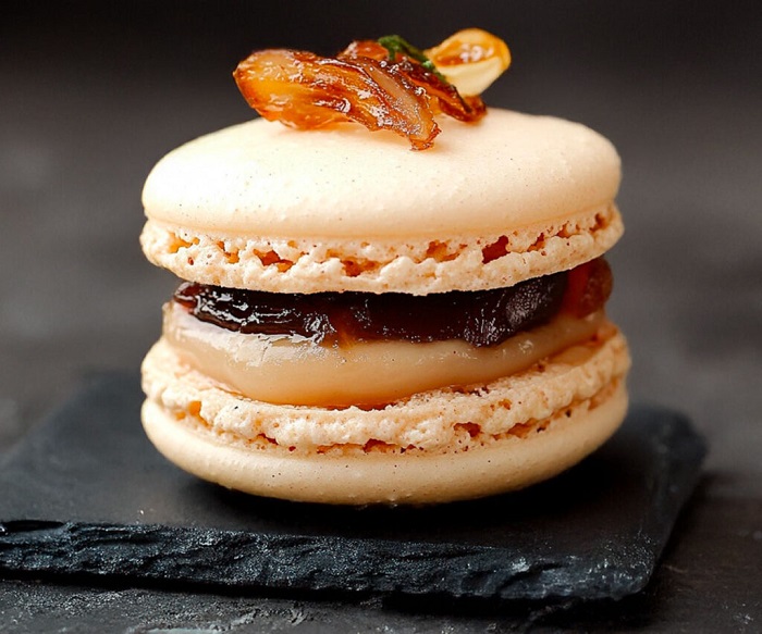 Macarons au Foie Gras & Confit d’Oignons