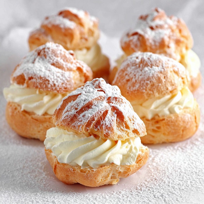 Choux à la Crème Vanillée